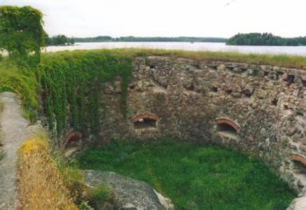 Burgruine Kronoberg am Helgasjön, einer der Türme
